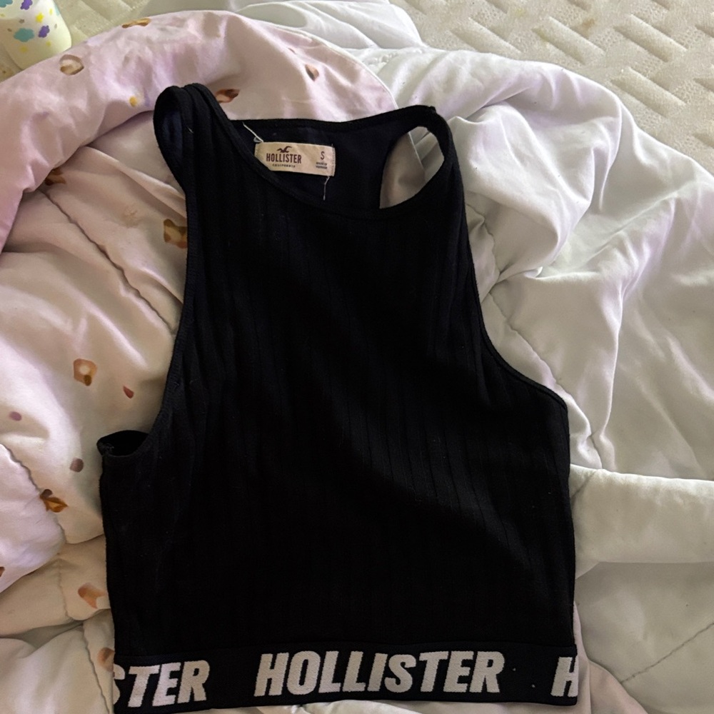 Hollister Women's Black Crop Top